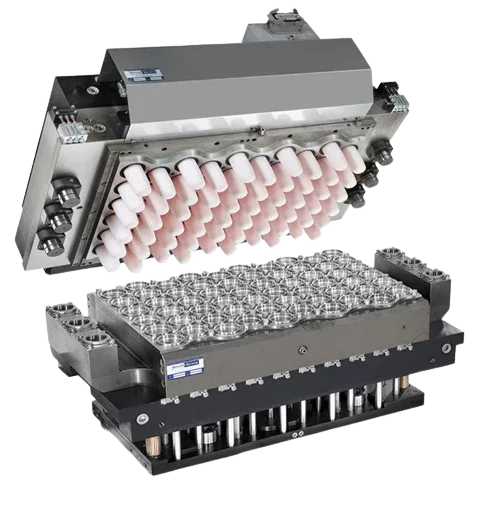 Piezas de plástico en equipos de transformación de plásticos