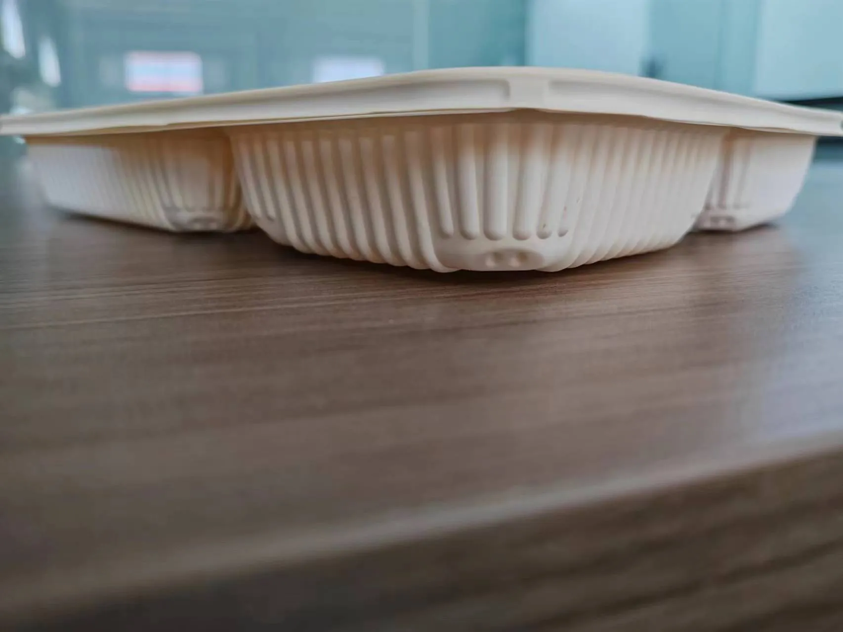 Corn starch-based biodegradable food container